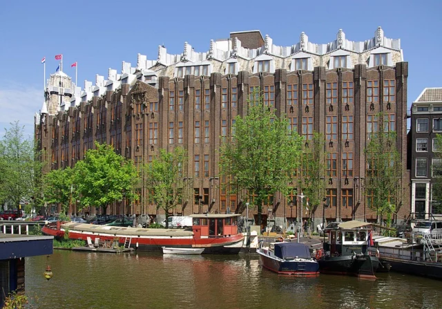 The Shipping House