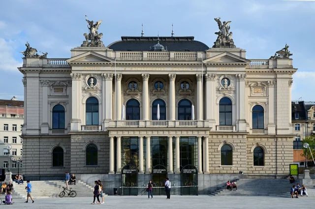 Opernhaus