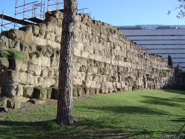 Mura Serviane