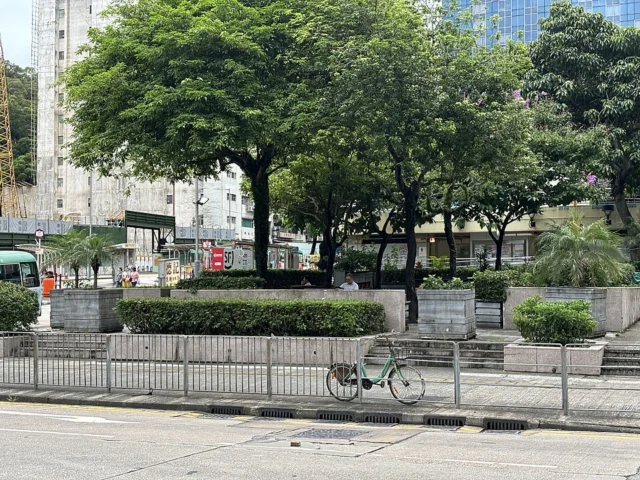 山尾街休憩處 San Mei Street Sitting-out Area