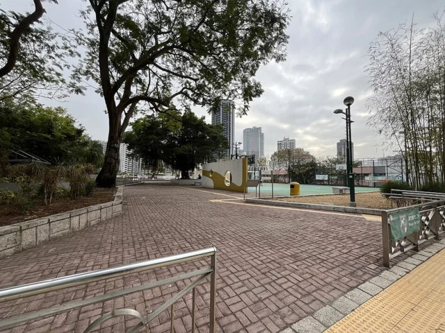 葵盛圍遊樂場 Kwai Shing Circuit Playground